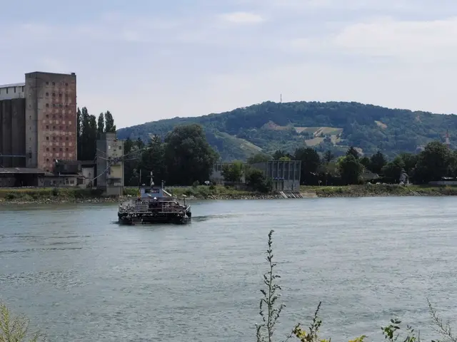 Die Rollfähre fährt noch. | Foto: Sadiki-Peckary