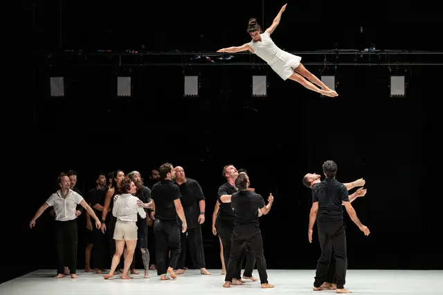 Das französische Collectif XY eröffnete La Strada in der Grazer Oper mit „Möbius“.  | Foto: La Strada Graz / Nikola Milatovic