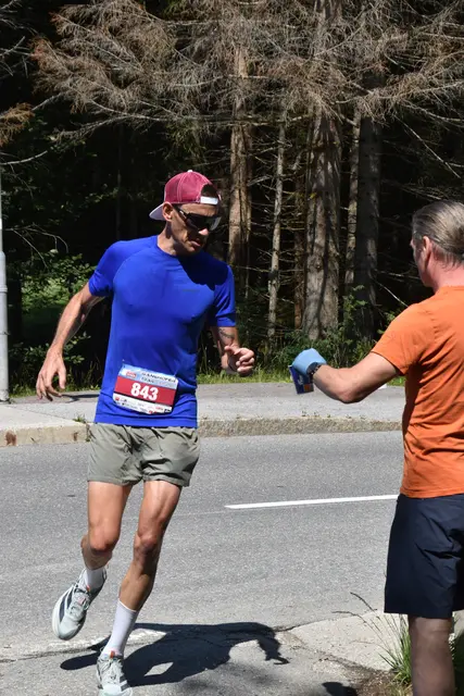 Lokalmatador: Stefan Wanner (Startnr. 843) vom TriTeam SC Leutasch überzeugte beim Heimrennen mit einer starken Leistung über die 21,8 Kilometer. | Foto: Georg Larcher / MeinBezirk.at
