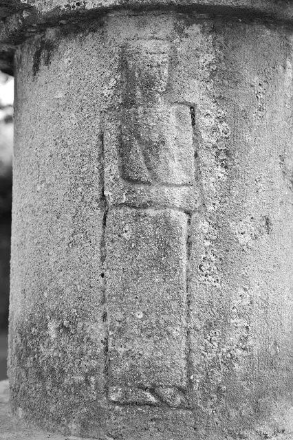 Nibelungenbrunnen, auch Rüdigerbrunnen, des akademischen Bildhauers Oskar Höfinger in der Oskar-Kokoschka-Straße in Pöchlarn (Detail: Figur aus dem Nibelungenlied). | Foto: Hans-Peter Kriener