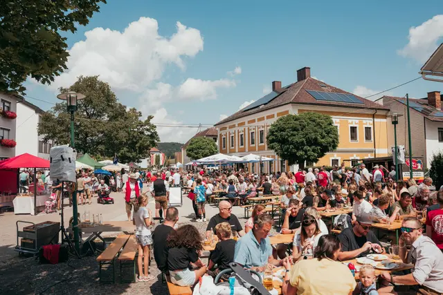Auch heuer werden wieder bis zu 1.000 Gäste beim Stefani-Kirtag in Neukirchen bei Lambach erwartet. | Foto: Gemeinde Neukirchen