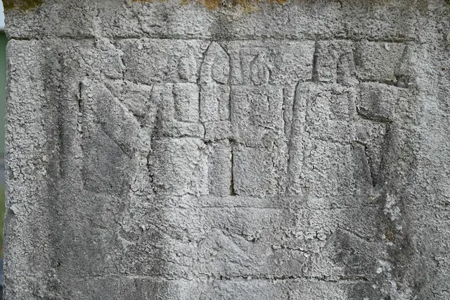 Nibelungenbrunnen, auch Rüdigerbrunnen, des akademischen Bildhauers Oskar Höfinger in der Oskar-Kokoschka-Straße in Pöchlarn (Detail: Szene aus dem Nibelungenlied). | Foto: Hans-Peter Kriener