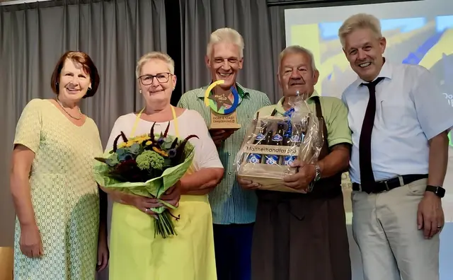 Maria Forstner, Dorfheldin Hertha Hensler, Obmann Andreas Pinkl, Dorfheld Johann Hensler und Hermann Hauer (v.l). | Foto: Privat