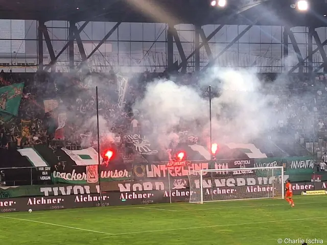 Beste Stimmung im Tivoli bei der Rückkehr in den Profifußball. Der FC Wacker Innsbruck feiert eine 5:0-Torparty gegen SW Bregenz. | Foto: ISchia