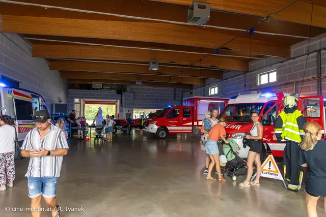 Der Innerbereich des Feuerwehrhauses wurde ebenfalls als Ausstellungsfläche genutzt. | Foto: cine-motion.at / R. Ivanek