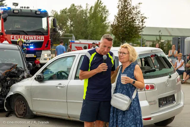 Andreas Perner zeigte die enge Zusammenarbeit mit der Gemeinde - Johanna Blacky, die Organisatorin des Ferienspiels. | Foto: cine-motion.at / R. Ivanek