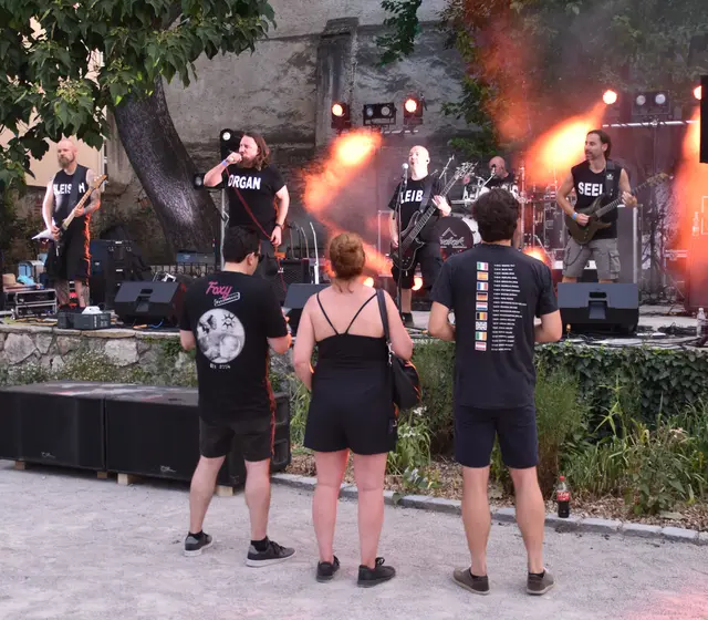 Epsilon lieferten Death Thrash Metal