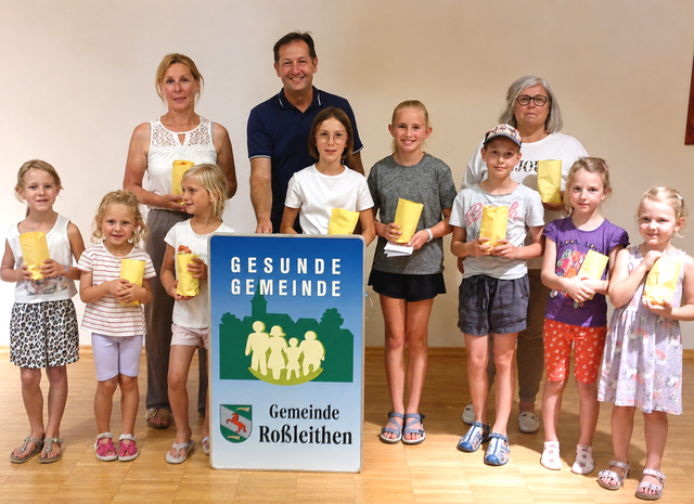 Unter dem Motto „Vom Grundprodukt zum Endprodukt“ erlebten die Kinder hautnah, wie aus einem einfachen Dinkelkorn köstliches Gebäck entsteht. | Foto: Pawluk