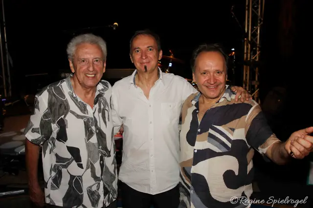 Rudi Staeger Bernhard Kinner und Domenico Limardo sorgten für italienisches Urlaubsfeeling in der Villa Kunterbunt. Die am Abend mit romantischer Beleuchtung ihren Namen zu Recht trägt.