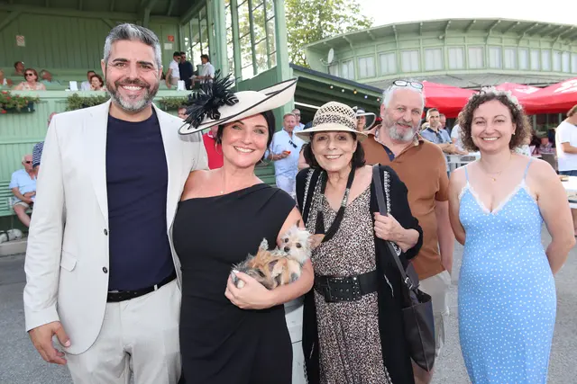 Aus aller Welt: Daniel und Hund Ily aus Barcelona, Sonja aus Baden, Belinda und Walter aus Vöslau sowie Kathi aus Wr. Neustadt. | Foto: Manfred Wlasak