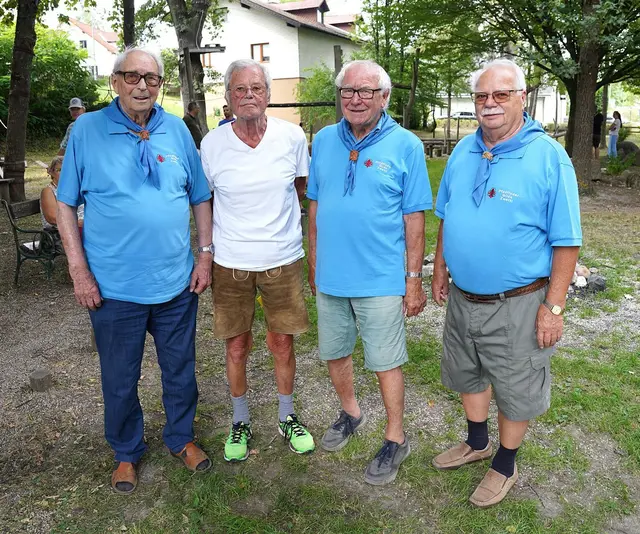 Martin Hofmann, Josef Hennerbichler, Günter Engelmayr und Gerhard Stephan (von links) gehören zu den ältesten Mitgliedern der Zwettler Pfadfindergilde. | Foto: Franz Fichtinger