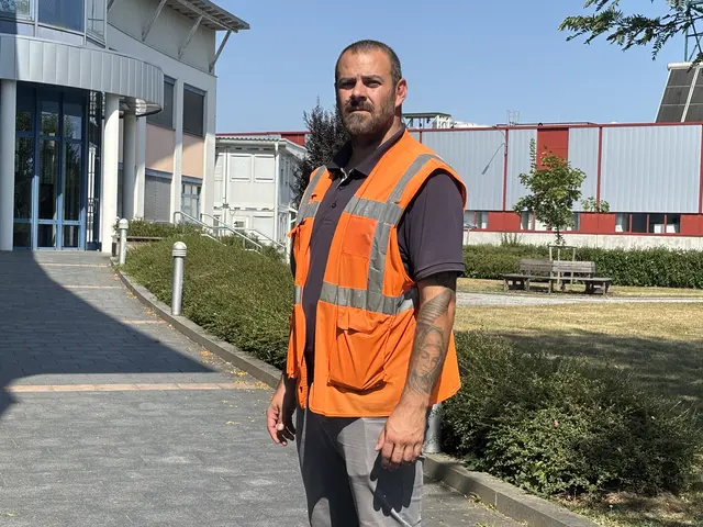 Philipp Perl, Arbeiter-Betriebsobmann von Lenzing Heiligenkreuz: "Die Hoffnung auf einen Investor besteht". | Foto: Elisabeth Kloiber/MeinBezirk