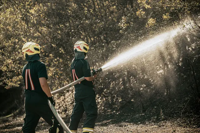 16 Feuerwehren waren bei einem Waldbrand in Tragwein im Einsatz. | Foto: FOTOKERSCHI / TOBIAS SCHARTNER