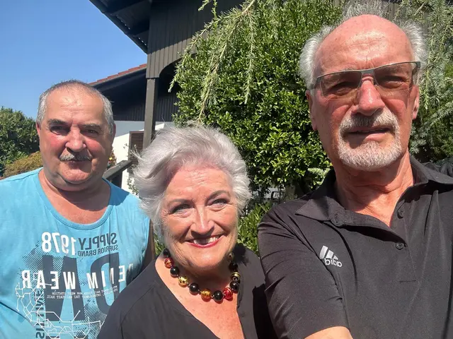 Sprengelbetreuer Friedrich Schoberberger, Frau Helene Lubenik und Obmann-Stellvertreter Erich Döcker | Foto: NÖ’s-Senioren - Seitenstetten