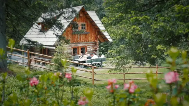 Ob mit Familie, Freunden oder Zeit zu zweit: Eine Auszeit auf der Alm gehört längst zu den beliebtesten Urlaubsoptionen. | Foto: Daniel Gollner