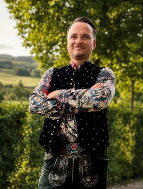 Patrick Krammer steht hinter der Zickentaler Brauerrei.  | Foto: Zickentaler 