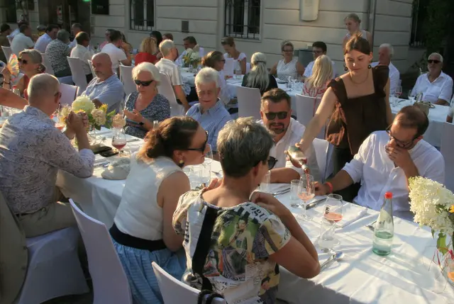 Den Anfang machte ein Schilcher-Frizzante | Foto: Gerhard Langmann
