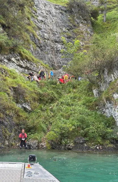 Die Bergung der verunglückten Wanderin gestaltete sich aufgrund des unwegsamen Geländes schwierig. | Foto: Zoom Tirol