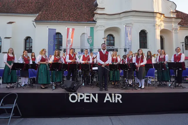 Am Freitag, 28. August wird auf den Augustinerplatz zur Nacht der Blasmusik geladen, auch die Stadtkaplle Fürstenfeld steht auf der Bühne. | Foto: Waltraud Wachmann