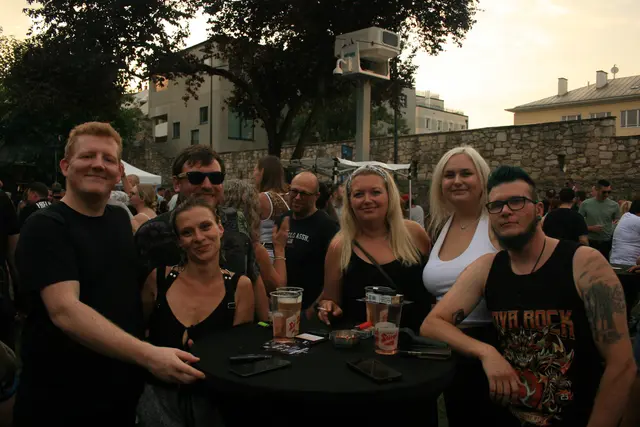 Gemeinsam mit Freunden wurde das Open Air zum musikalischen Erlebnis