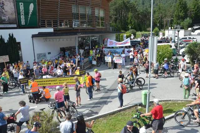 Am "Rastland" nahmen die Demonstranten Aufstellung. 