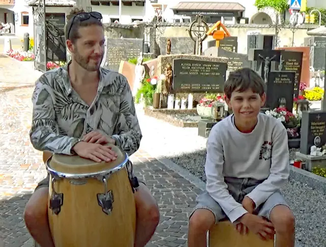 Das neue Video soll auf Gottesdienste mit Trommelmusik aufmerksam machen, die im Herbst in allen vier Pfarren des Seelsorgeraums stattfinden werden. | Foto: helivideo 2026