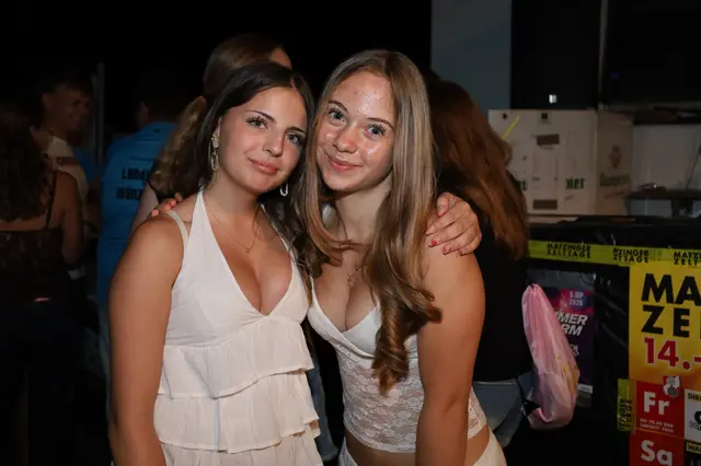 Giulia und Yasmin gehen gerne zusammen auf Partys. | Foto: Markus Bäumler/zema-medien.de