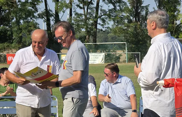 Ehrung von Peter Buzanich für sein langjähriges Engagement als Obmann und Funktionär | Foto: Maria Anna Kuzmits