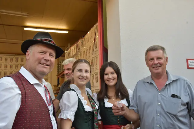 Kapellenmeister Franz Cecil, Charlotte Hahn, Katharina Kaas, ehem. Gemeinderat Franz Reiter | Foto: Julia Lirsch / MeinBezirk