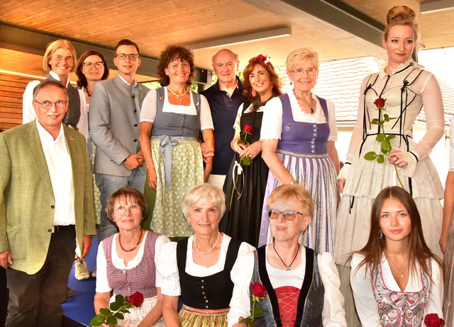 Prominente Gäste aus Politik und Region unterstrichen die Bedeutung der nachhaltigen Veranstaltung. | Foto: Herbert Schleich