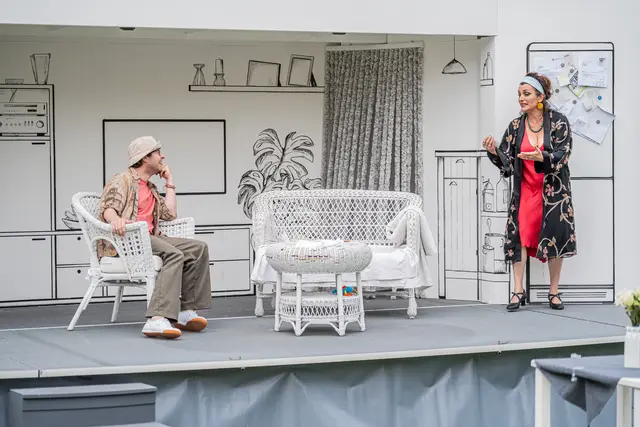 Gezeigt wurde in diesem Sommer die Komödie von Flavia Coste in einer Bearbeitung für das Salzburger Straßentheater von Georg Clementi. | Foto: SKV / ebihara photography