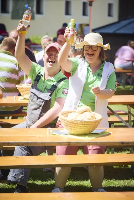 Bewohner Thomas Fötschl und Bewohnerin Stefanie Maier | Foto: Caritas Salzburg/Daniel Roos