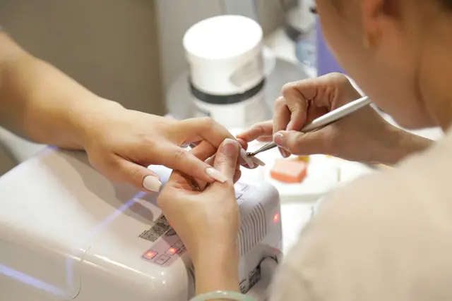 Die bekannte Nagel- und Kosmetikstudiokette "Iconic Nails" ist insolvent. (Symbolfoto) | Foto: Giorgio Trovato/Unsplash