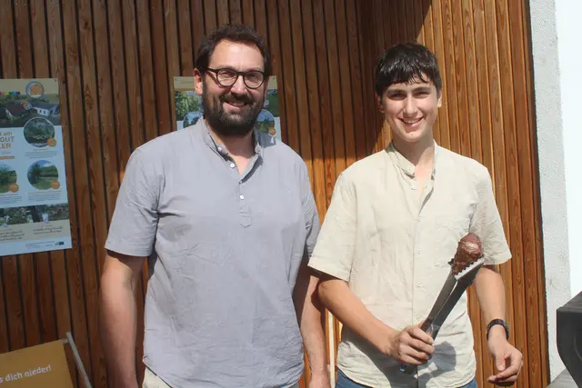 Schaffleisch vom Grill: Michael und Jakob Sailer. | Foto: arbes