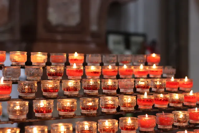 Aktuelle Sterbefälle im Bezirk Braunau. Hier findet ihr Trauer- und Todesanzeigen von Jänner &amp; Februar 2026. | Foto: Bestatter