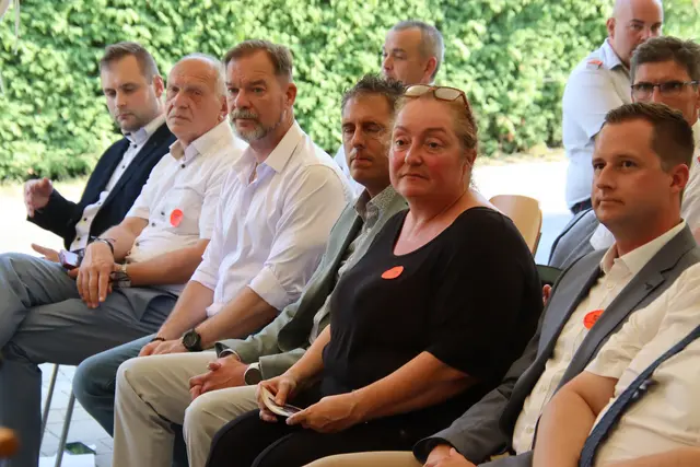 Ehrengäste: Vizebürgermeister Kevin Friedl, Bürgermeister Wolfgang Sodl (Olbendorf), NR-Abg. Michael Gmeindl, Bürgermeister Gernot Kremsner, Bezirkshauptfrau Nicole Wild, LAbg. Thomas Grandits (von links). | Foto: Martin Wurglits