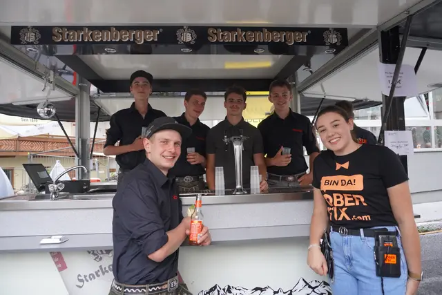 Das Team der Jungbauern sorgte für ein rundum gelungenes Fest.  | Foto: AMG