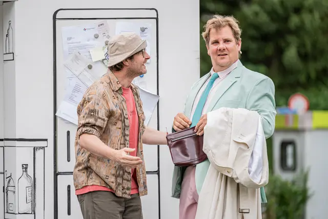 Gezeigt wurde in diesem Sommer die Komödie von Flavia Coste in einer Bearbeitung für das Salzburger Straßentheater von Georg Clementi. | Foto: SKV / ebihara photography