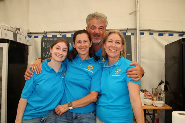 Im karitativen Einsatz: Annabelle, Silvia, Nina und Vince.