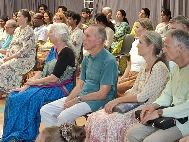 Das Kirtan Festival in der Linzer Sonnenstein-Loft zeigte einmal mehr, dass über Nationen und Religionen hinweg ein friedliches Miteinander möglich ist. | Foto: Robert Zinterhof
