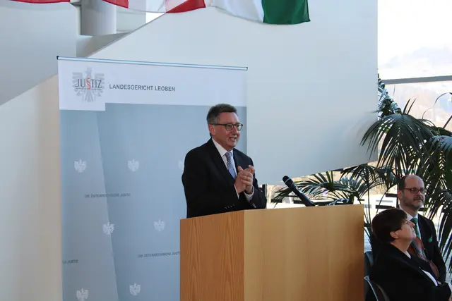 Der bisherige Landesgerichtspräsident Robert Wrezounik ist in Pension gegangen.  | Foto: RegionalMedien Steiermark
