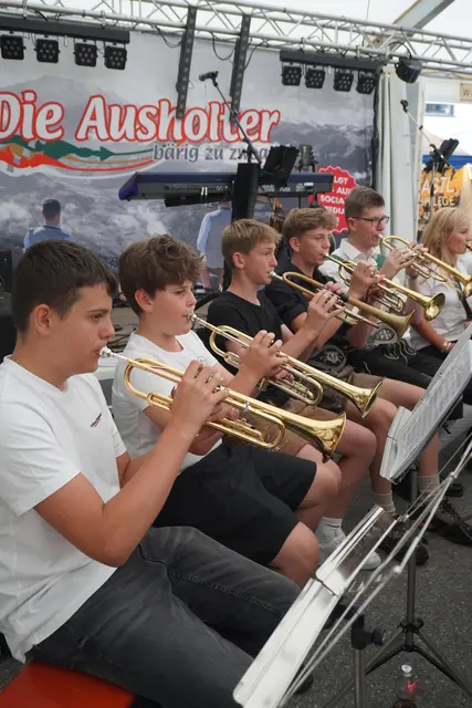 Die Kids von Fezzoforte zeigten ihr Können und sorgten für einen gelungenen Feststart.  | Foto: AMG
