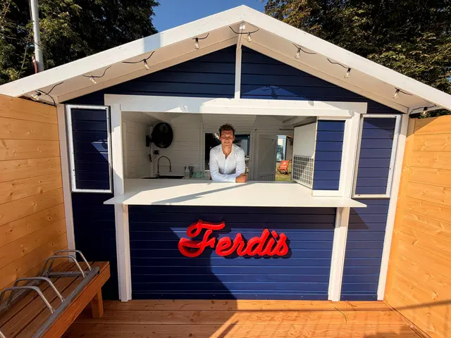 Ferdinand Querfeld beim neuen Essensstand "Ferdis". | Foto: zVg