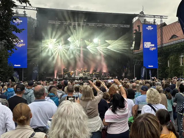 Beim Konzert durften die Handys nicht fehlen. | Foto: Christian Amtmann