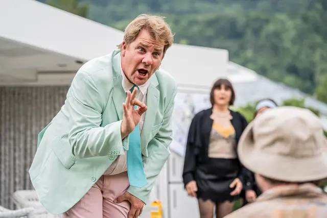 Gezeigt wurde in diesem Sommer die Komödie von Flavia Coste in einer Bearbeitung für das Salzburger Straßentheater von Georg Clementi. | Foto: SKV / ebihara photography