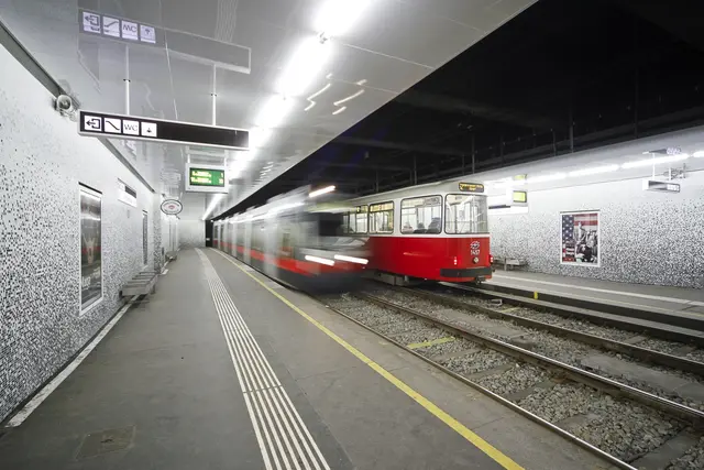 Die Linien 1, 6, 18 und 62 konnten beim Matzleinsdorfer Platz nach einer Stromstörung nicht halten. Sie wurden umgeleitet. (Archiv) | Foto: Christoph H. Breneis/Wiener Linien
