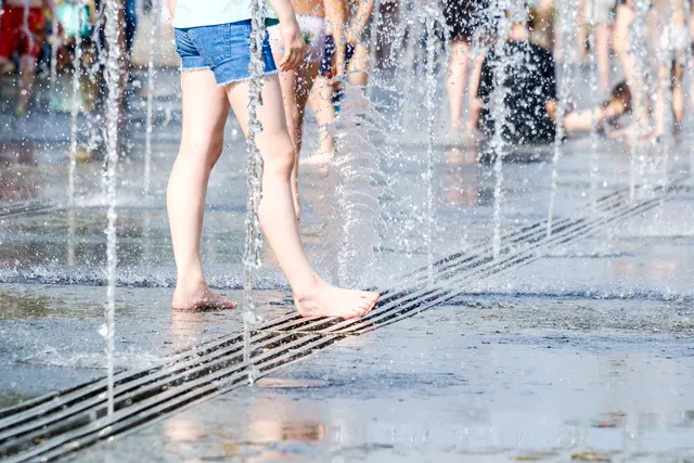 Bei Temperaturen bis zu 40 Grad wird Wasser zu einer besonders wichtigen Ressource. In Wörgl sieht die Stadt die Versorgung weiterhin gesichert. (Symbolbild) | Foto: e.a.nekrasov/PantherMedia
