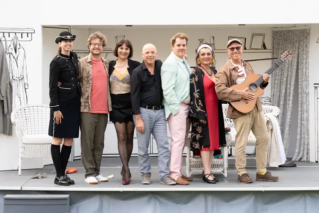 Gezeigt wurde in diesem Sommer die Komödie von Flavia Coste in einer Bearbeitung für das Salzburger Straßentheater von Georg Clementi. | Foto: SKV / ebihara photography