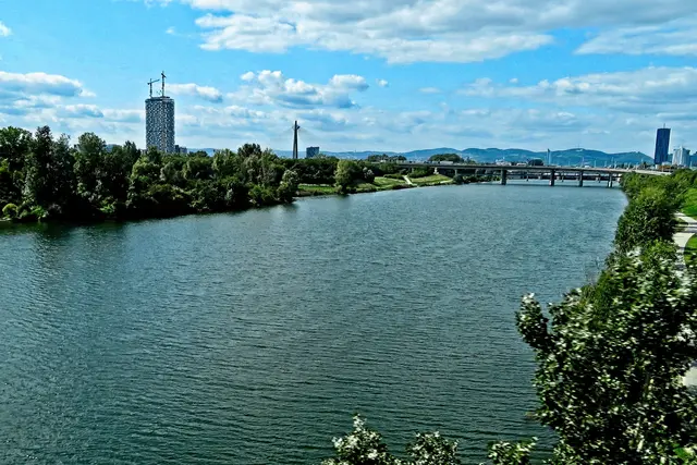 Damit die Sicherung der Schifffahrt weiterhin gesichert ist, setzt das Bundesministerium für Innovation, Mobilität und Infrastruktur (BMIMI) und der staatliche Wasserstraßenbetreiber Viadonau Maßnahmen. (Symbolfoto) | Foto: Tobias Holzer