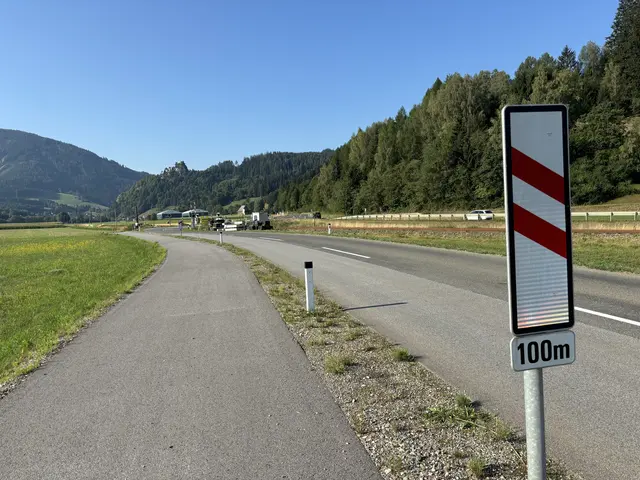Im Bereich der Schrankanlage bei der Ortseinfahrt Süd wird ab Mittwoch gebaut.